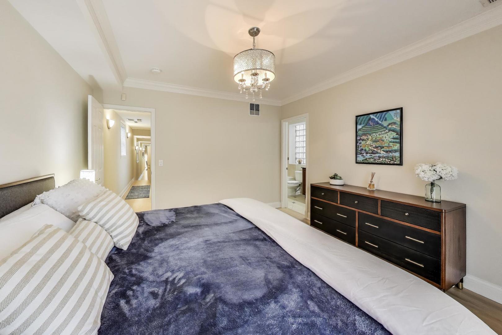 3507 North Reta Avenue, Unit 3 Chicago, IL 60657 - Photo 15 of 24 a bedroom with bed and window