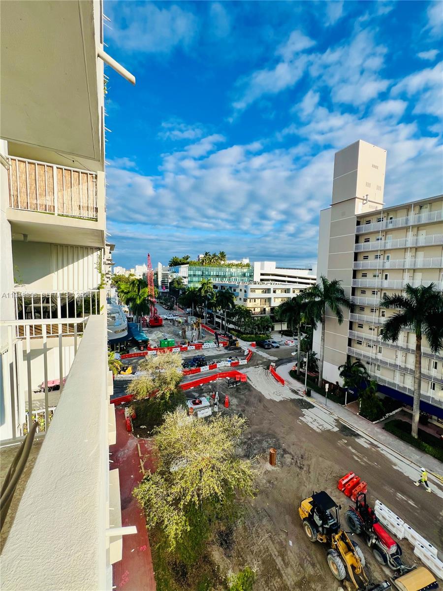 1331 Lincoln Road, Unit 701 Miami Beach, FL 33139 - Photo 17 of 18 a view of outdoor space with garden