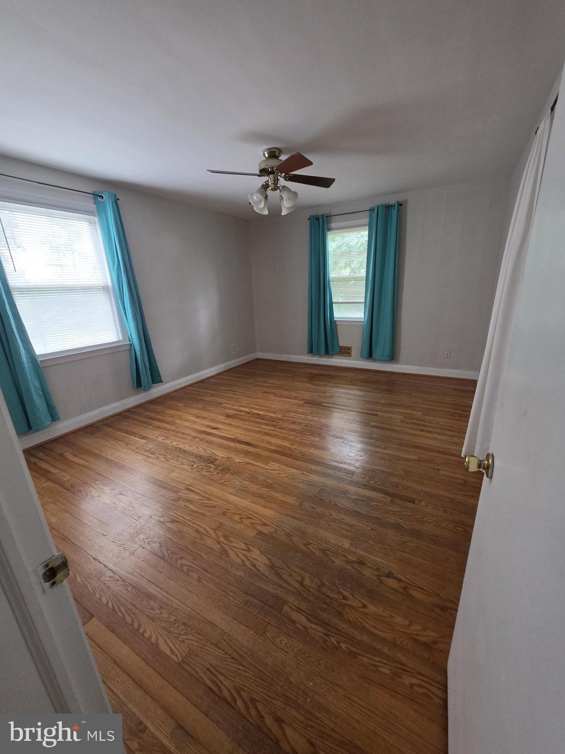 1617 Frederick Road Baltimore, MD 21228 - Photo 4 of 9