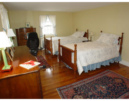 84 Dascomb Road Andover, MA 01810 - Photo 16 of 24 Gallery Image 16