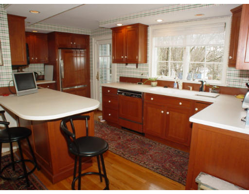 84 Dascomb Road Andover, MA 01810 - Photo 3 of 24 Gallery Image 3