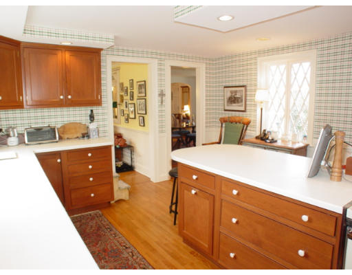 84 Dascomb Road Andover, MA 01810 - Photo 8 of 24 Gallery Image 8