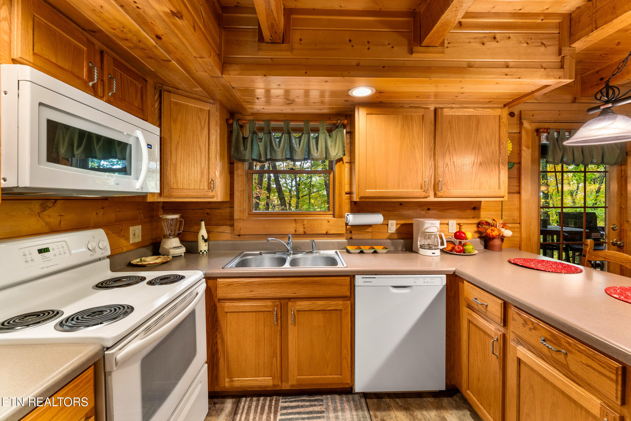 2101 Red Bud Road Sevierville, TN 37876 - Photo 16 of 38 2101 red bud road-19