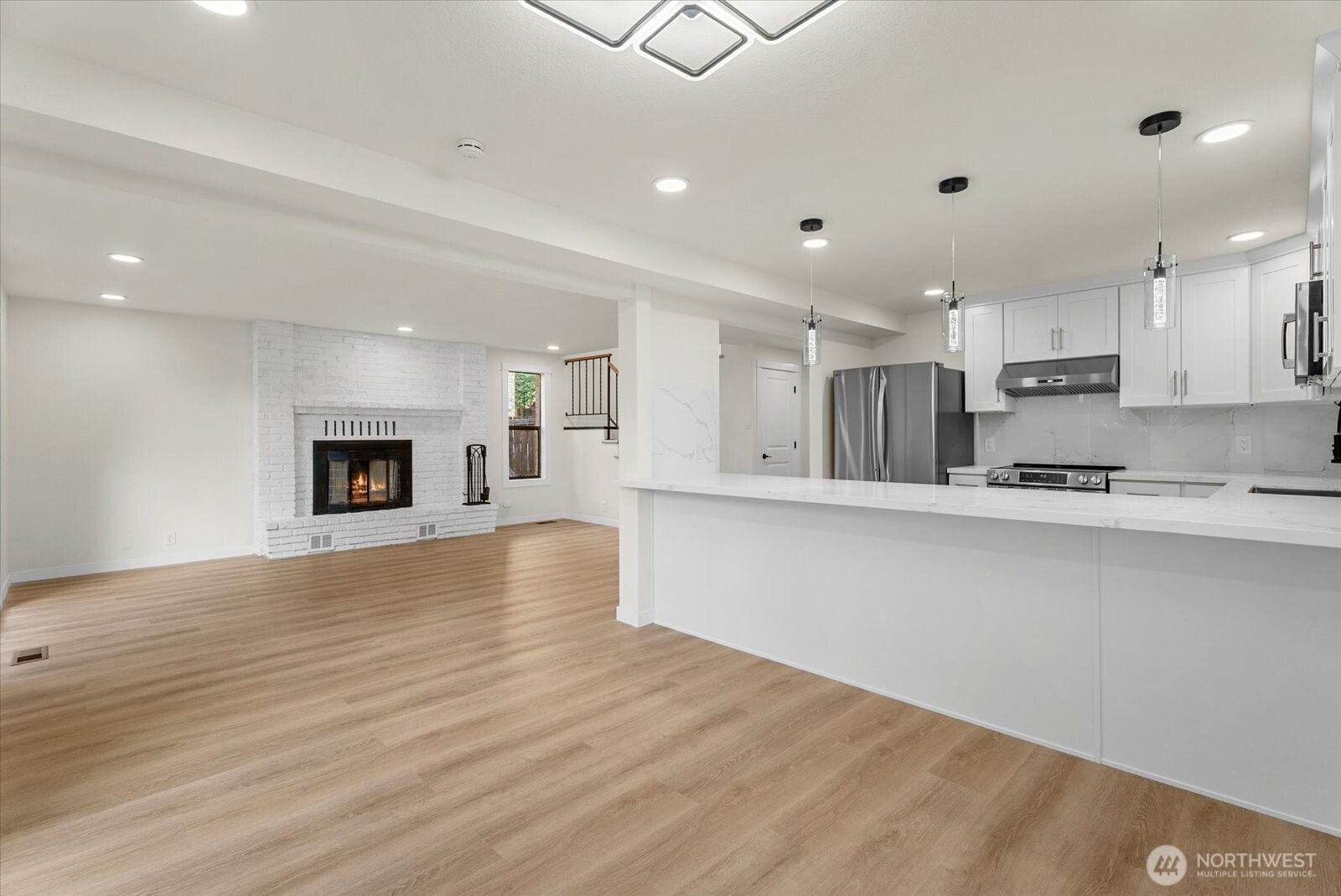 8543 Avondale Road Northeast Redmond, WA 98052 - Photo 10 of 40 Gallery Image 10