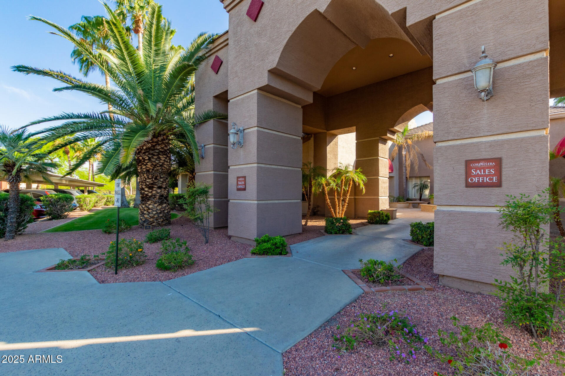 17017 North 12th Street, Unit 1123 Phoenix, AZ 85022 - Photo 32 of 48 a front view of a house with garden