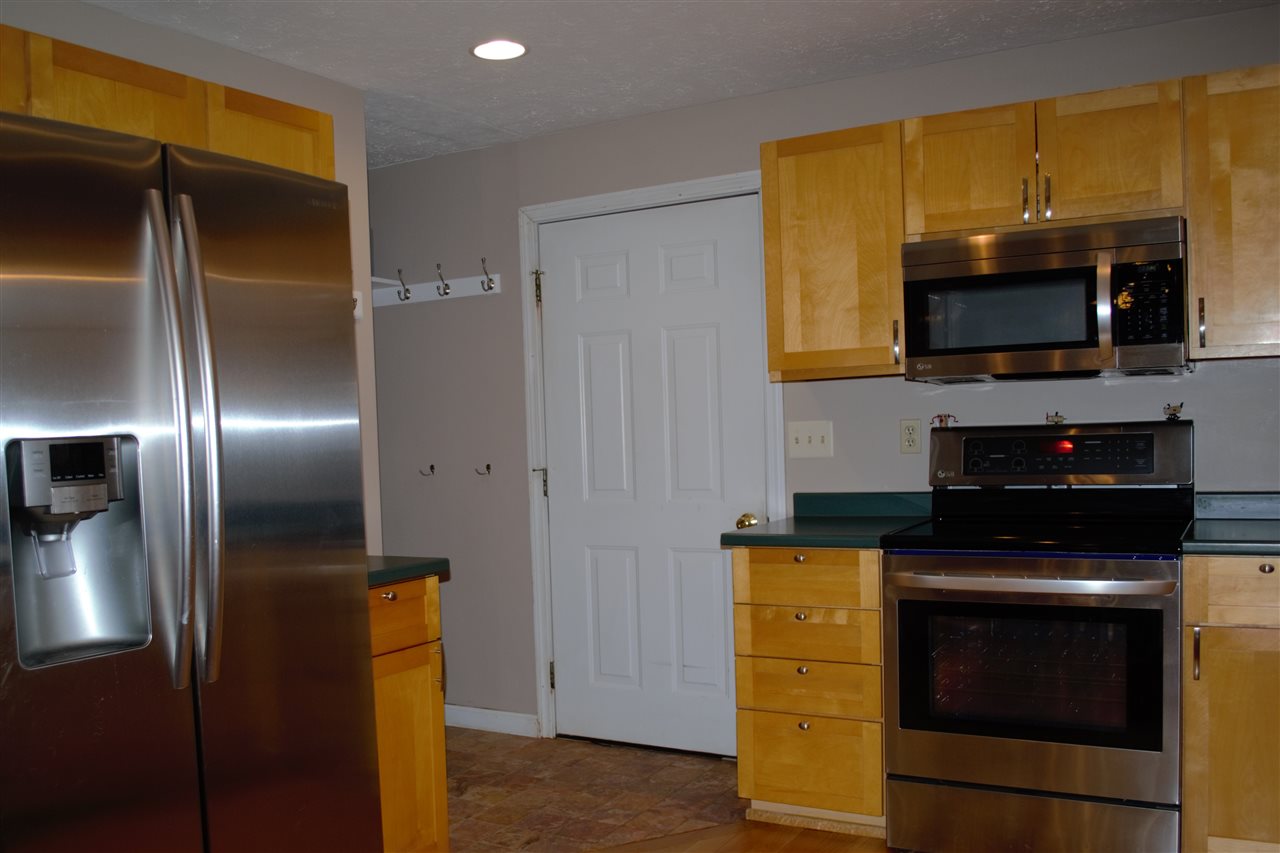 300 Galloping Hill Road Hopkinton, NH 03229 - Photo 5 of 33