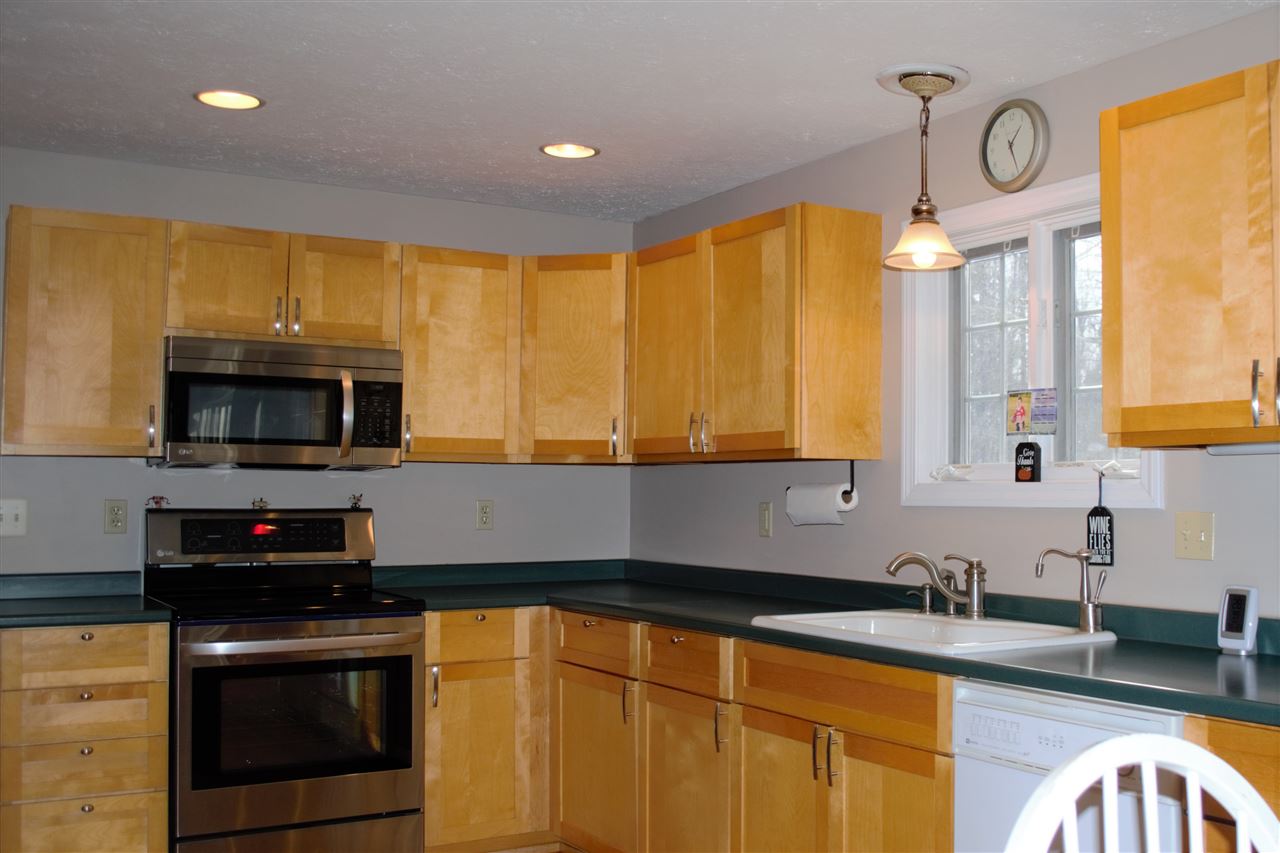 300 Galloping Hill Road Hopkinton, NH 03229 - Photo 6 of 33