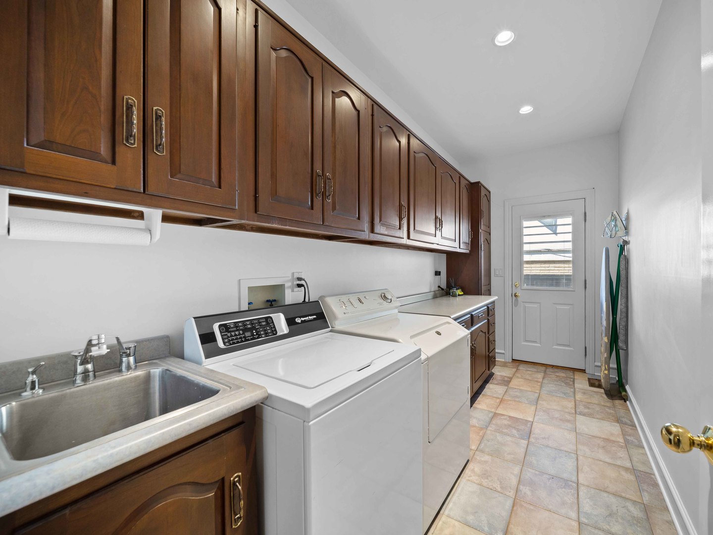 9530 Harding Avenue Evanston, IL 60203 - Photo 23 of 54