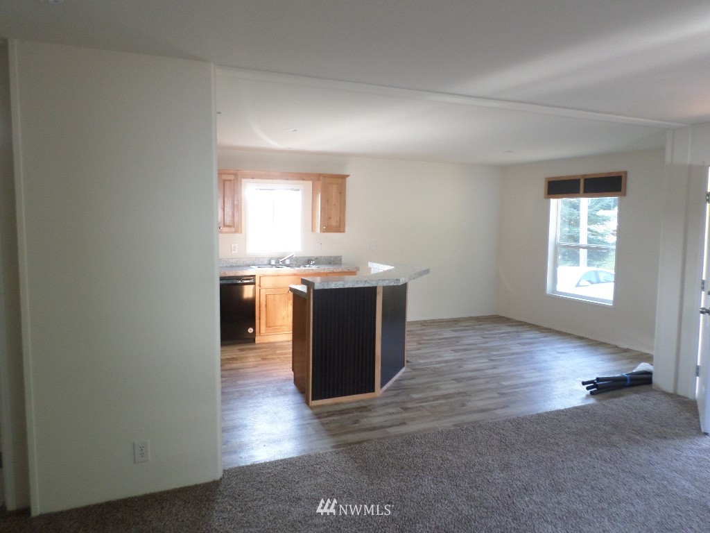 2058 Stuart Street Raymond, WA 98577 - Photo 4 of 15 Gallery Image 4