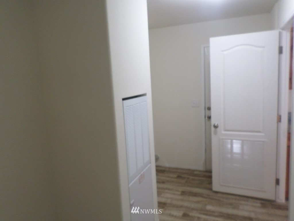 2058 Stuart Street Raymond, WA 98577 - Photo 7 of 15 Gallery Image 7