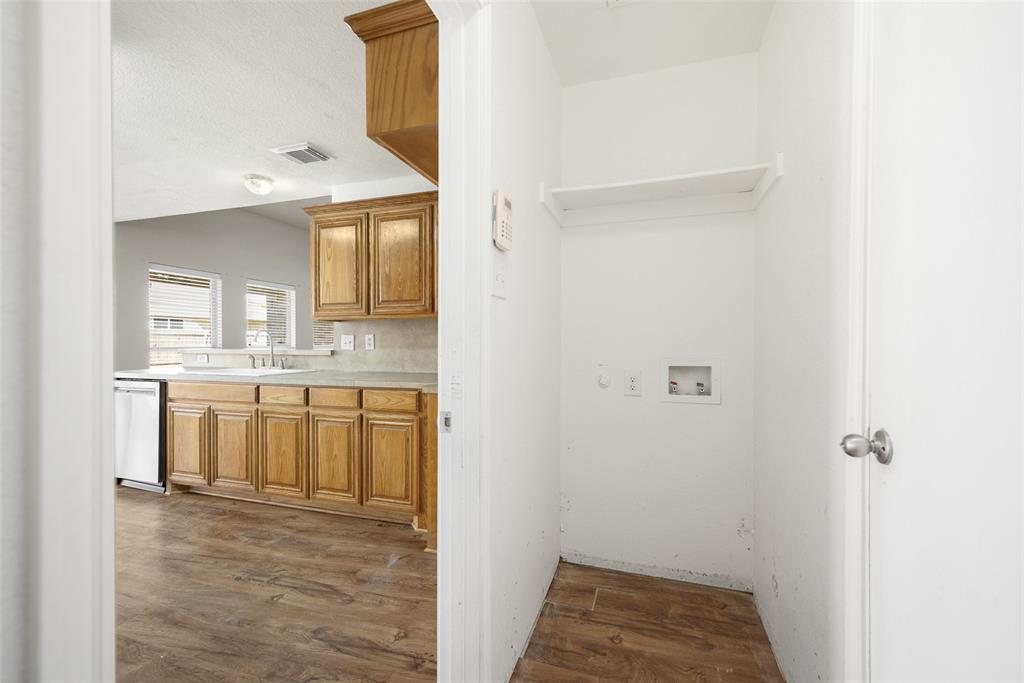 324 Meadow Ridge Drive Anna, TX 75409 - Photo 16 of 32 Full size washer and dryer area