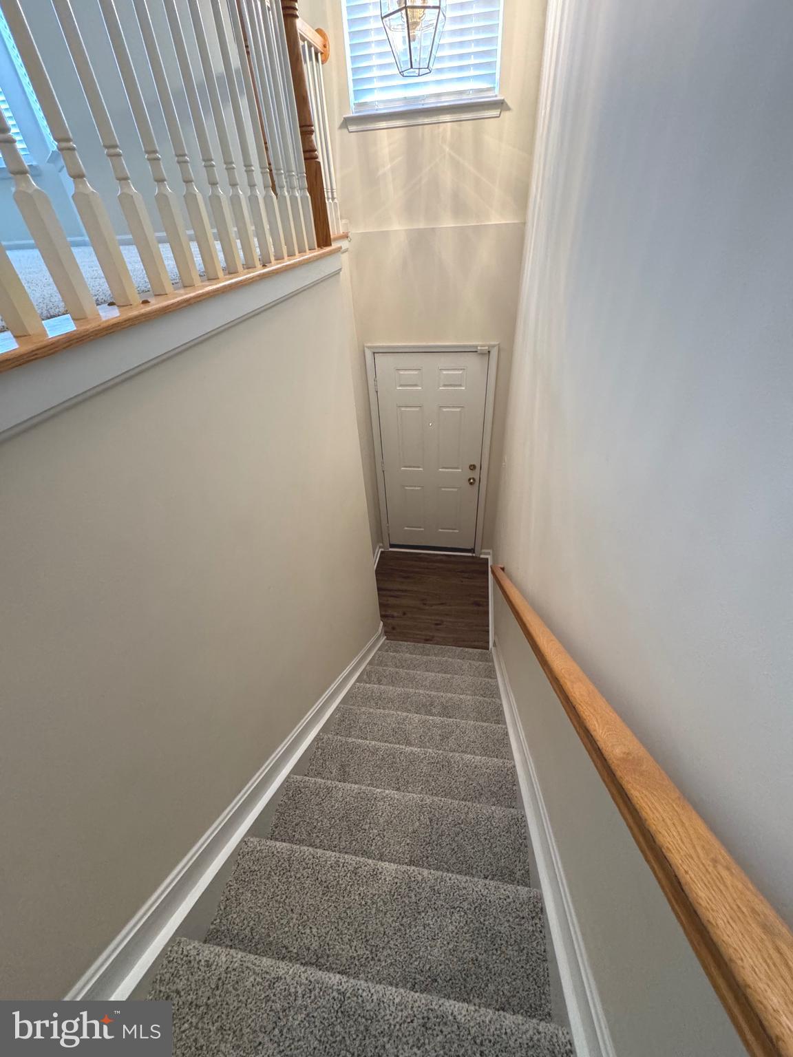 8730 Phipps Farm Way Manassas, VA 20109 - Photo 3 of 52