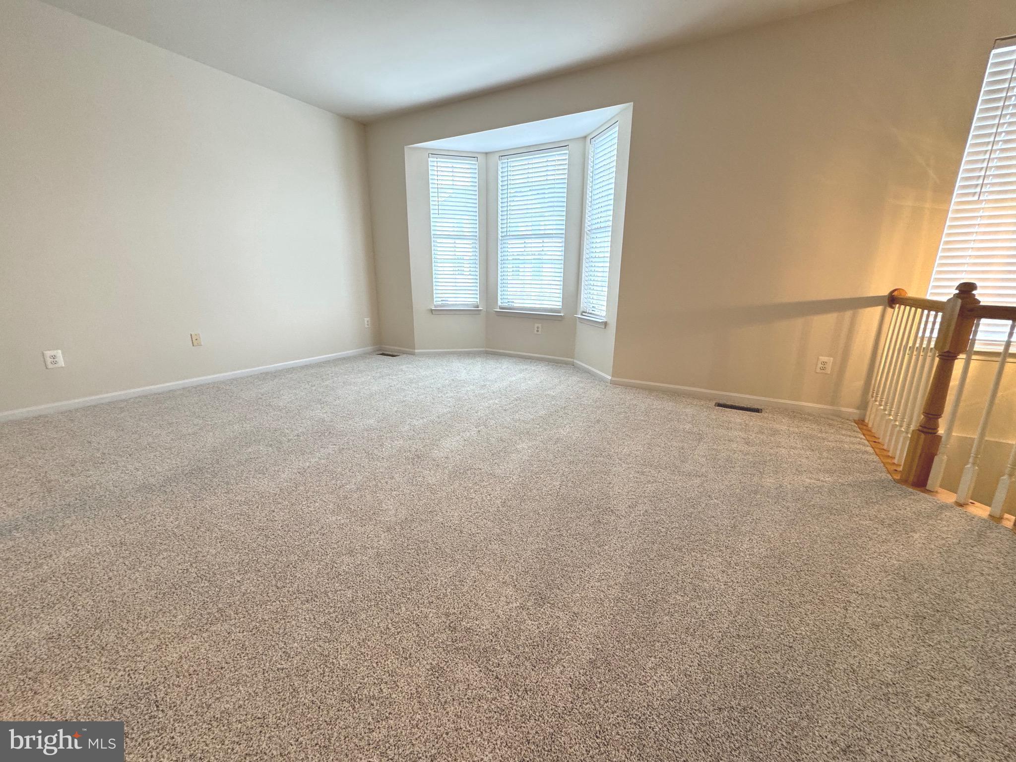 8730 Phipps Farm Way Manassas, VA 20109 - Photo 4 of 52