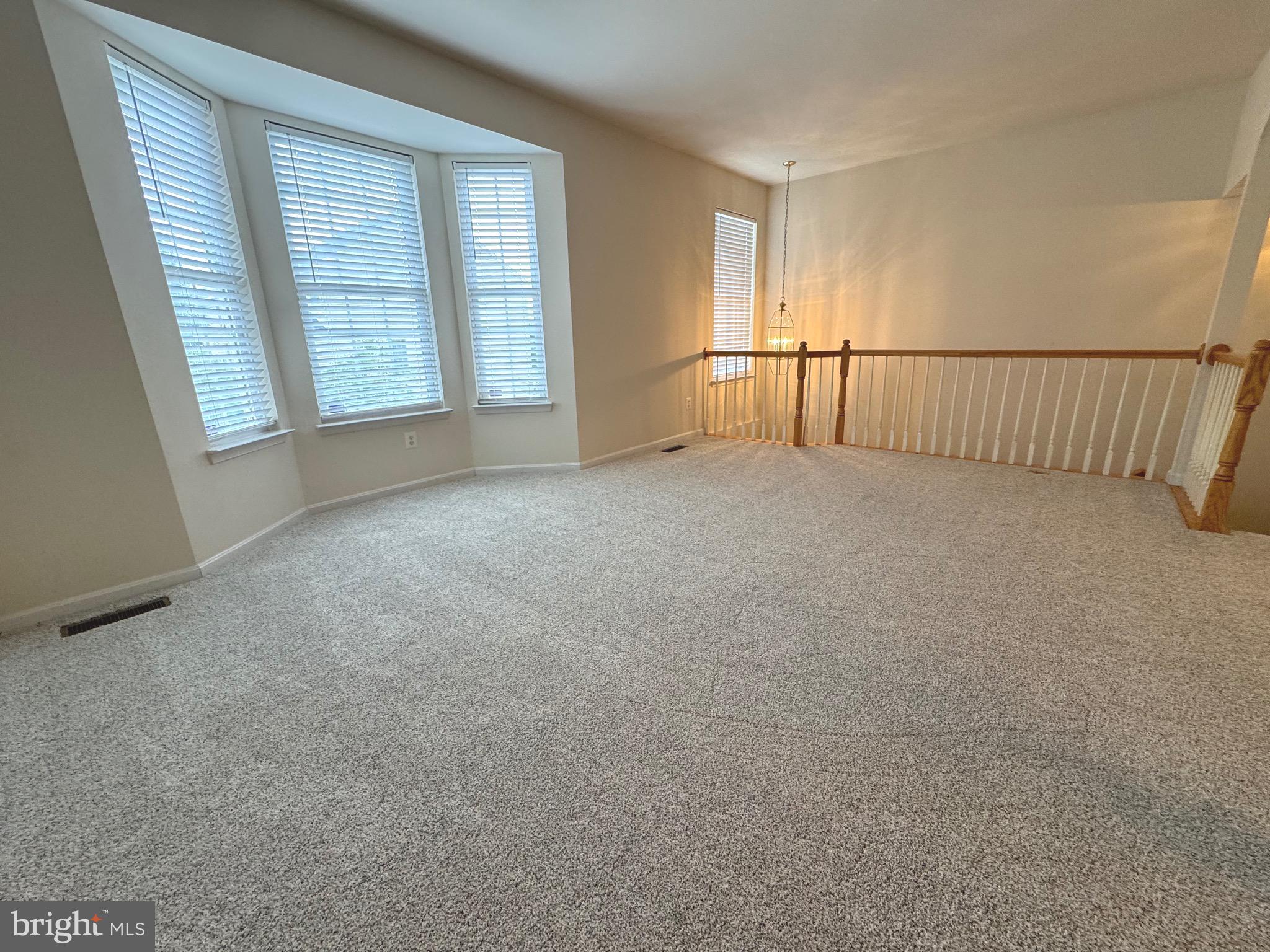 8730 Phipps Farm Way Manassas, VA 20109 - Photo 5 of 52