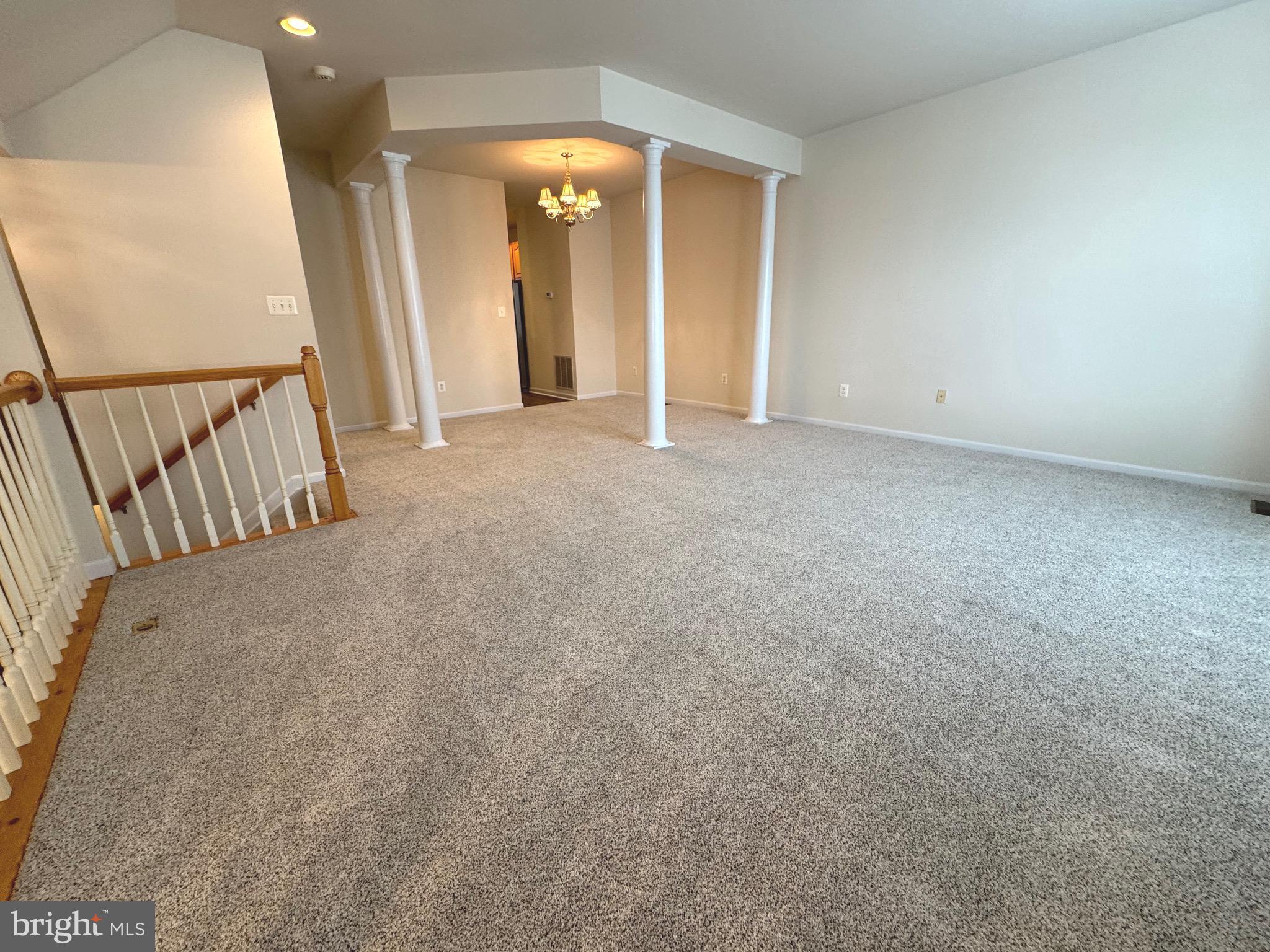 8730 Phipps Farm Way Manassas, VA 20109 - Photo 7 of 52