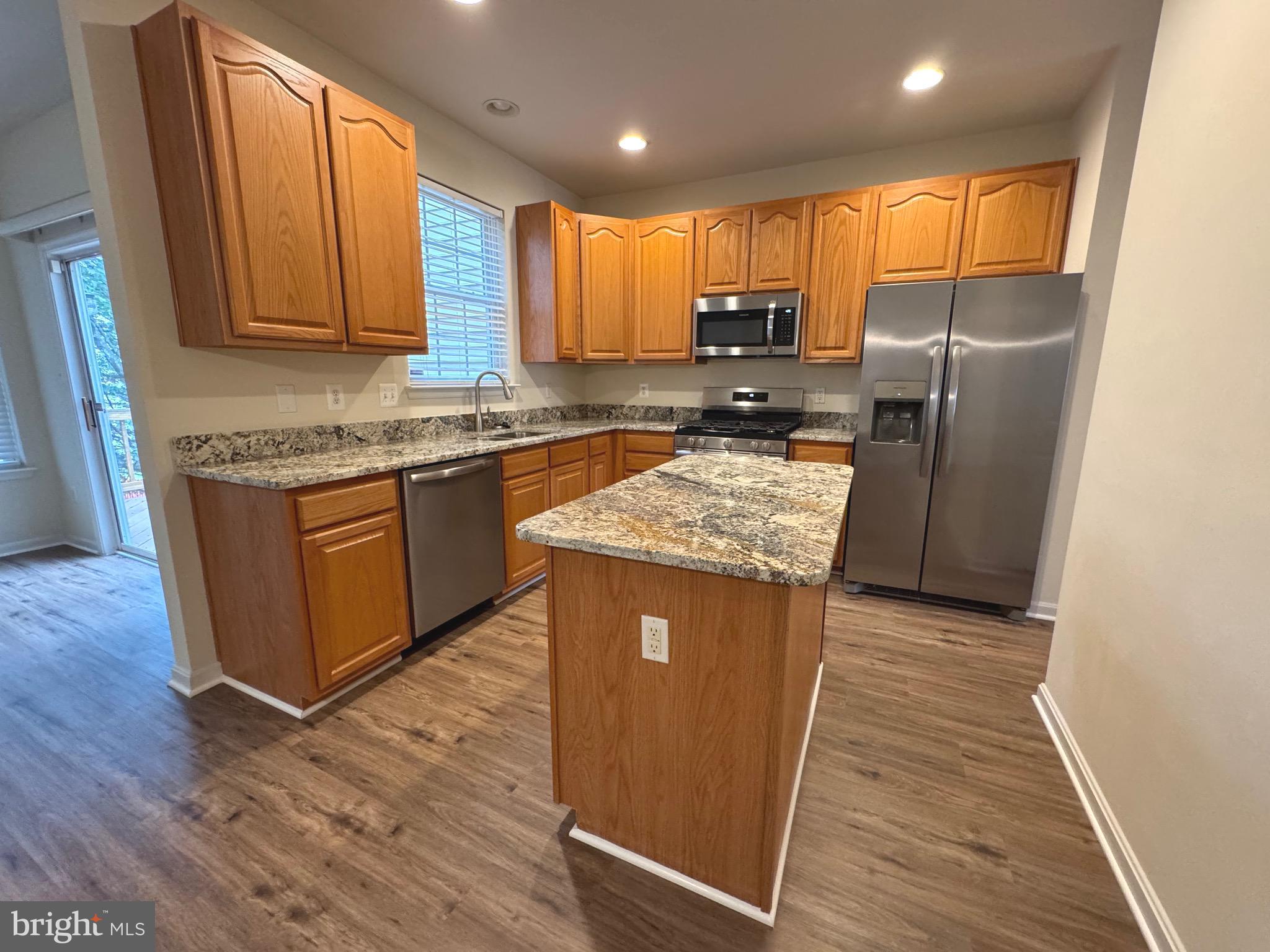 8730 Phipps Farm Way Manassas, VA 20109 - Photo 10 of 52