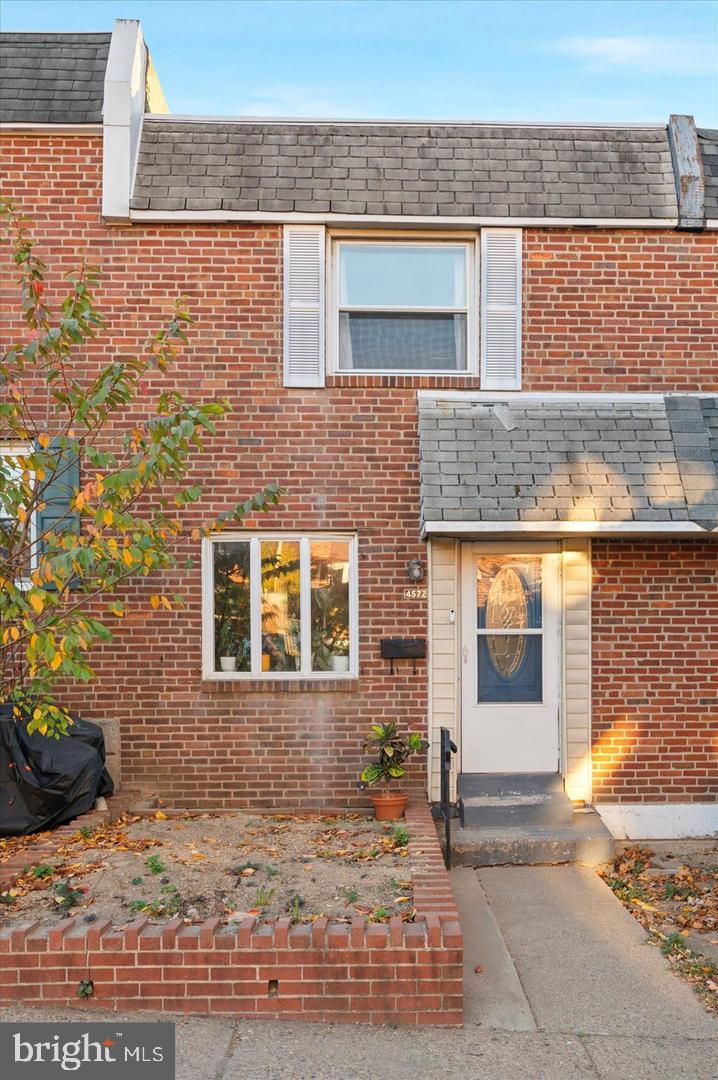 4572 Manayunk Avenue Philadelphia, PA 19128 - Photo 3 of 22 a front view of a house