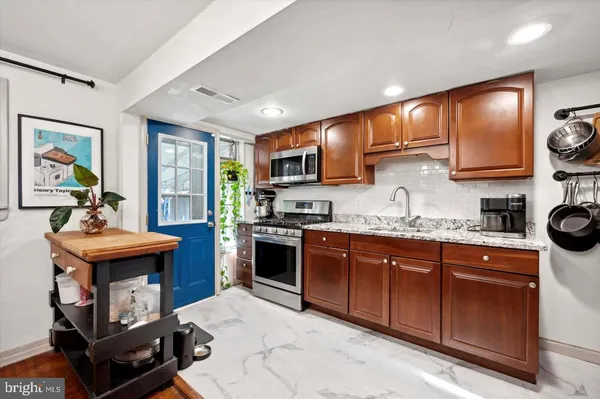 $2,450 | 4572 Manayunk Avenue, Philadelphia, PA 19128