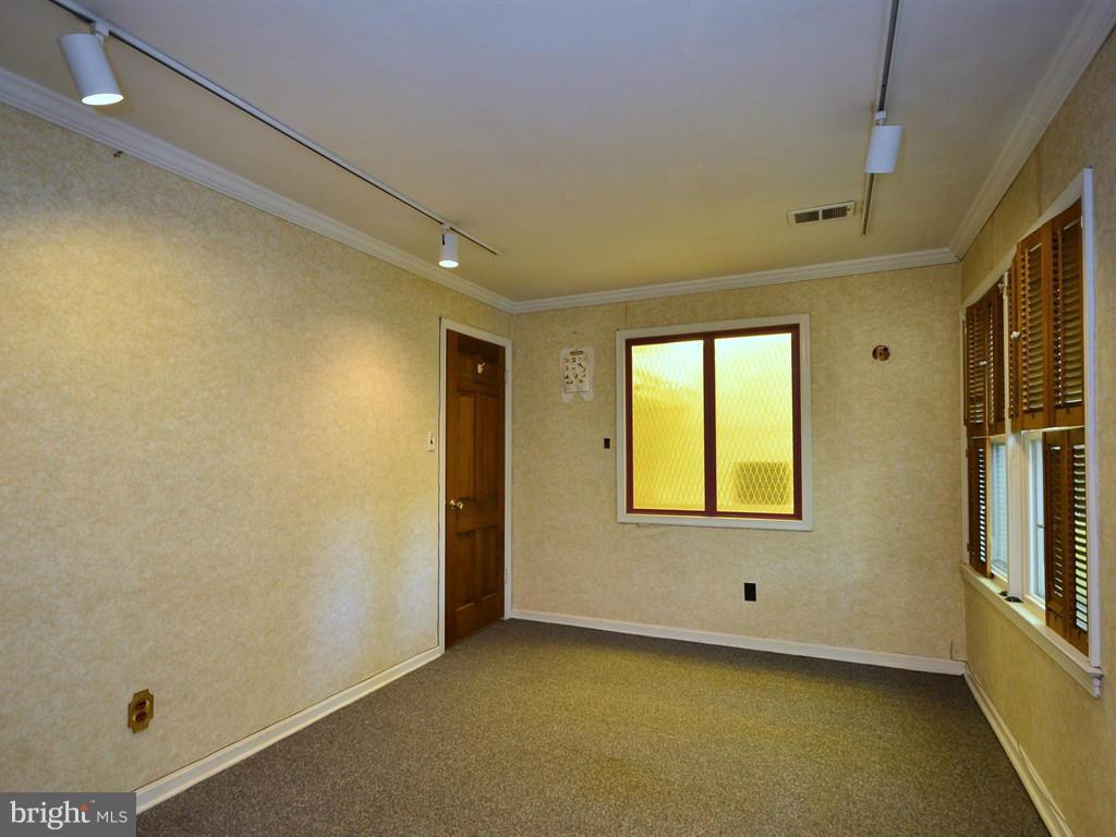 1599 Kimblewick Road Potomac, MD 20854 - Photo 22 of 30 Interior (General)