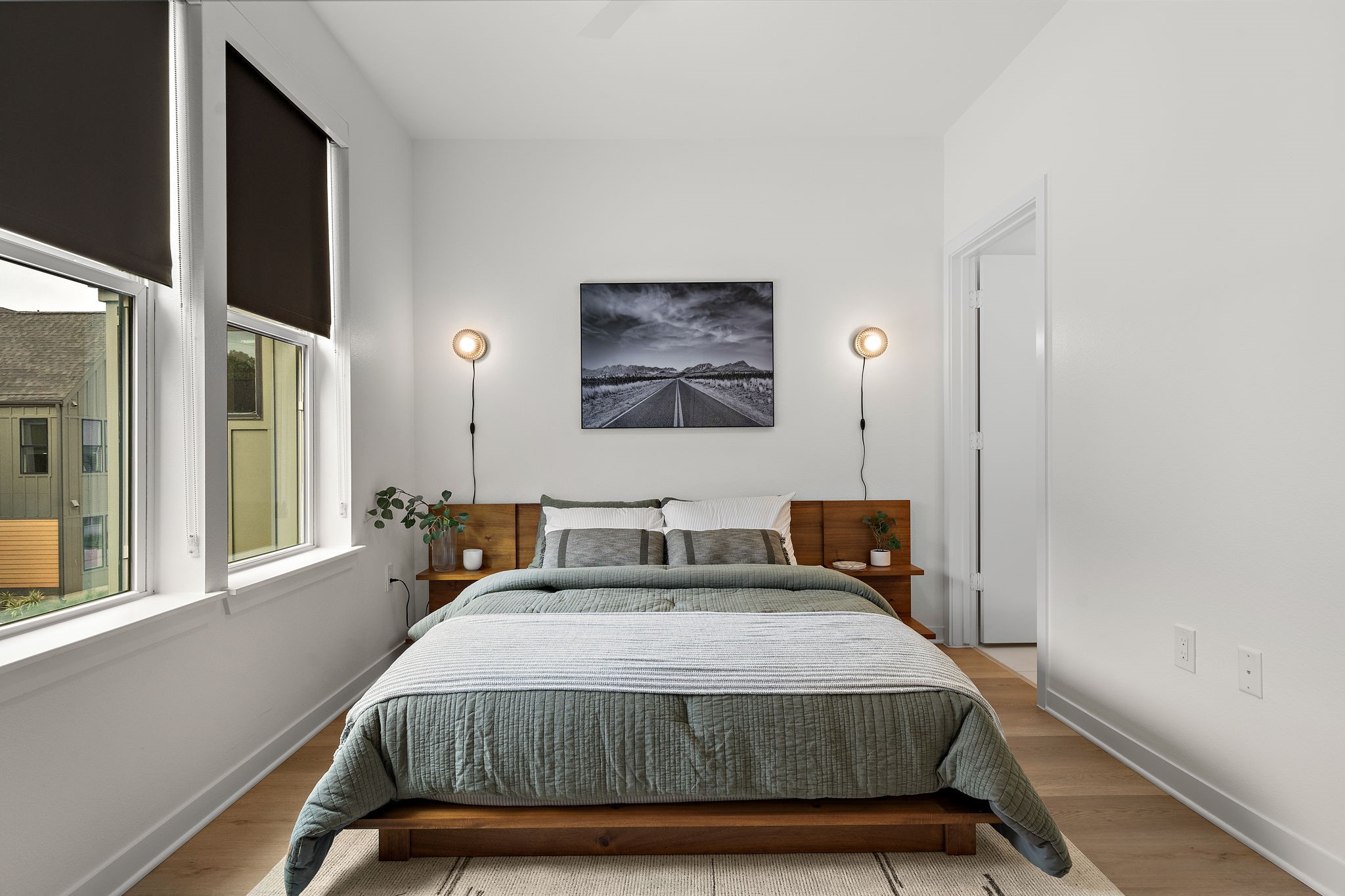 1941 Sawdust Road, Unit 154 The Woodlands, TX 77380 - Photo 21 of 38 a bedroom with a large bed and a window