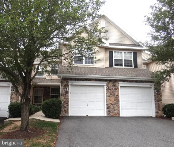 $2,250 | 107 Country Lane, Morgantown, PA 19543