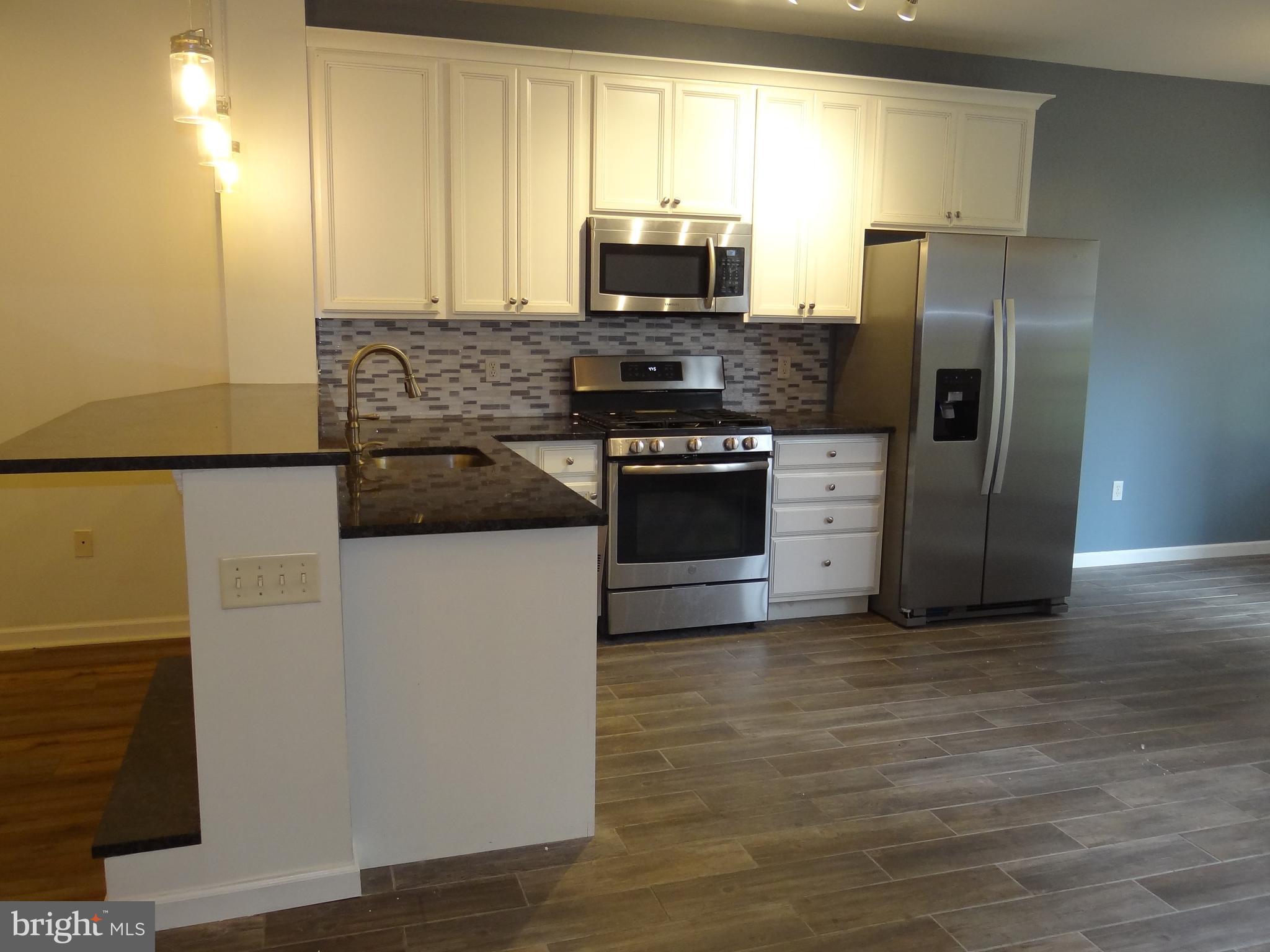 107 Country Lane Morgantown, PA 19543 - Photo 6 of 21 Kitchen