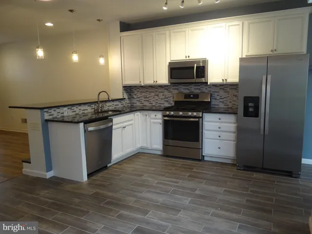 $2,250 | 107 Country Lane, Morgantown, PA 19543