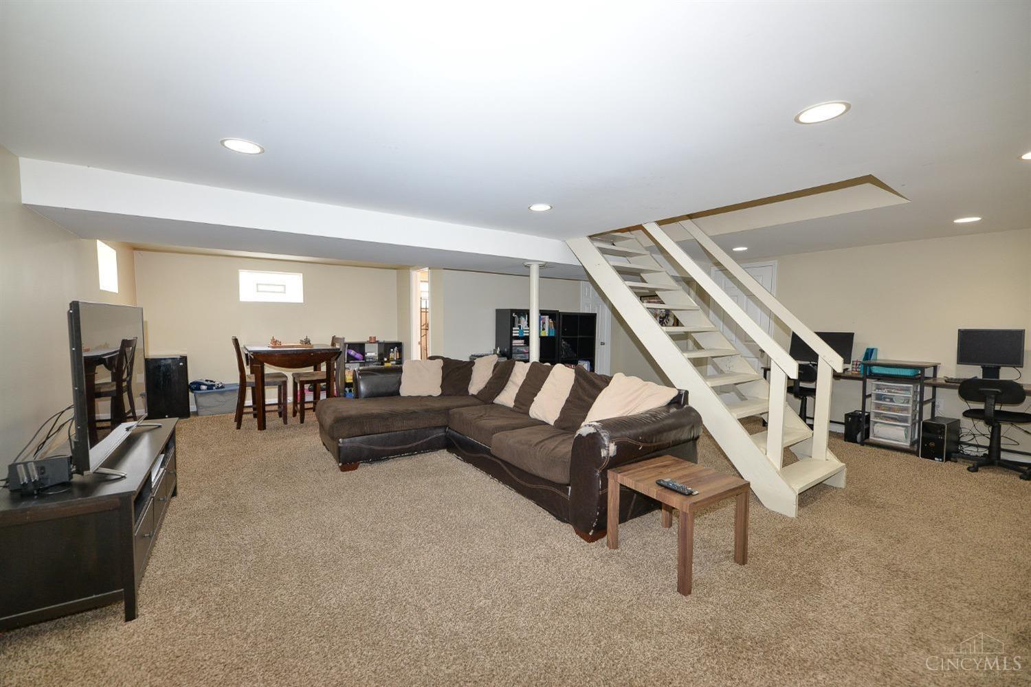 3363 Alexis Road Cincinnati, OH 45239 - Photo 33 of 48
