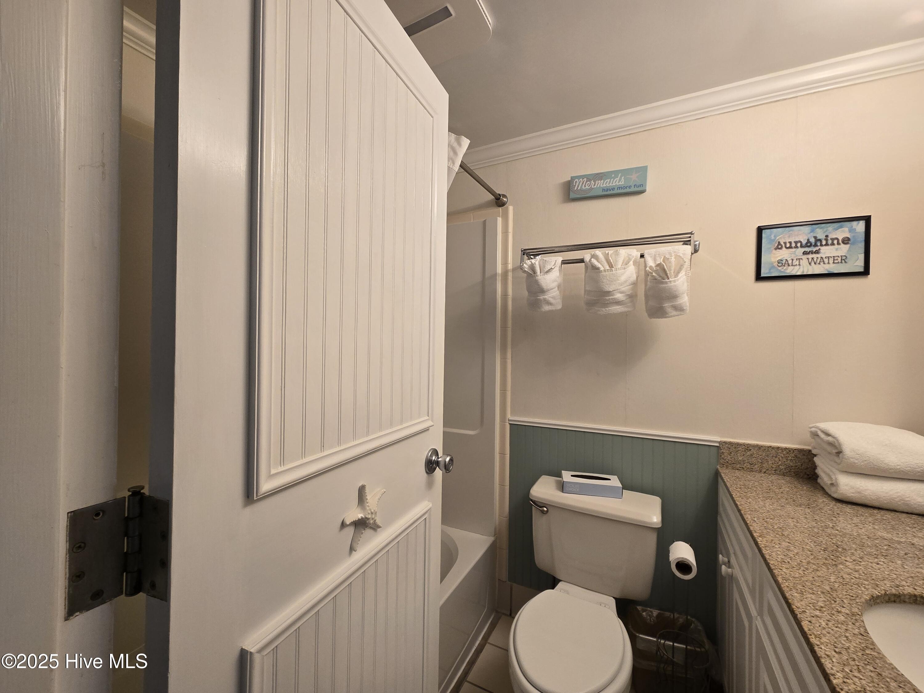 602 West Fort Macon Road, Unit 138 Atlantic Beach, NC 28512 - Photo 10 of 19 Bathroom