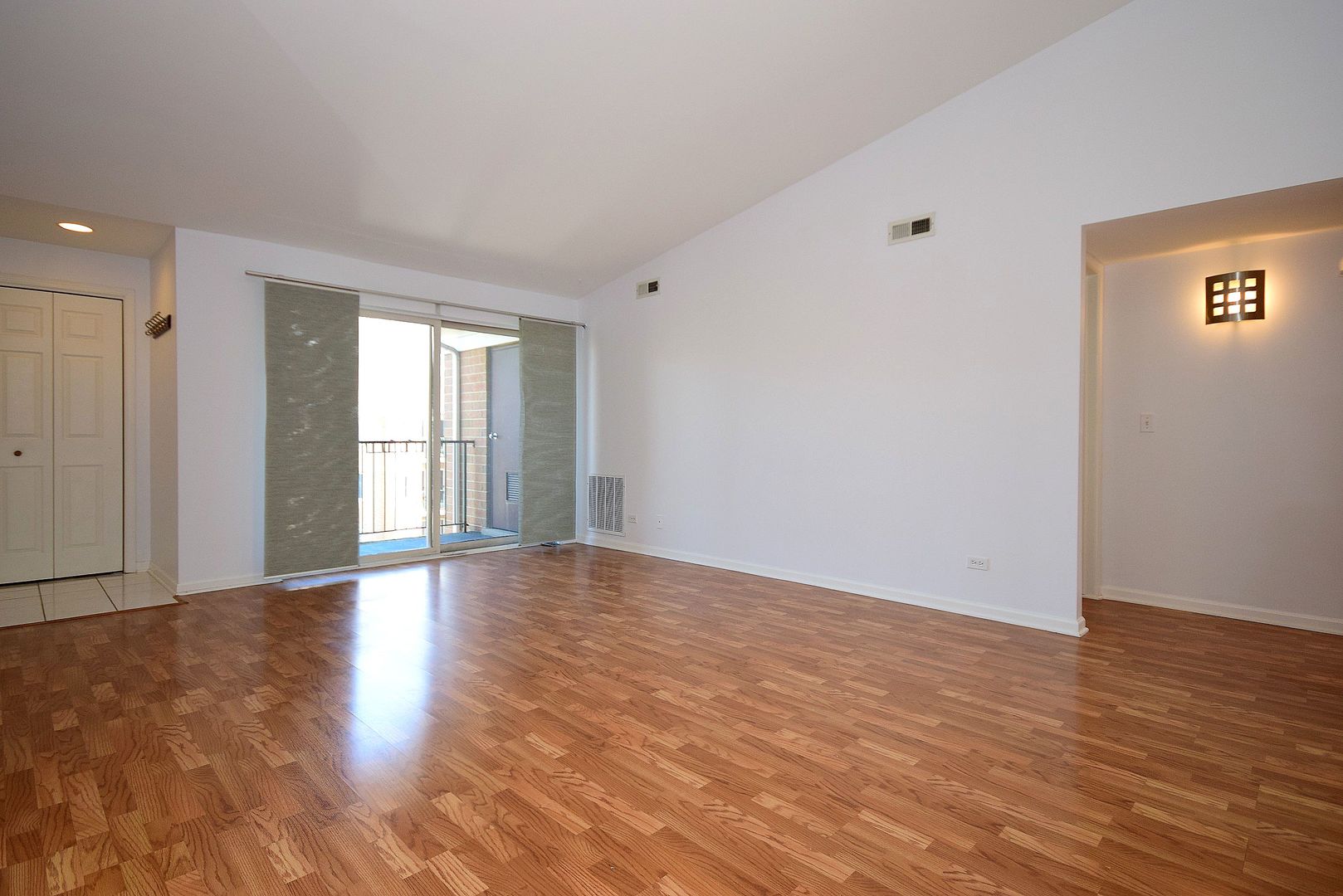 5351 North East River Road, Unit 203 Chicago, IL 60656 - Photo 11 of 30