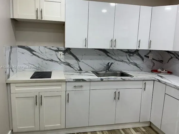 $2,275 | 922 Northwest 2nd Street, Unit 1, Miami, FL 33128