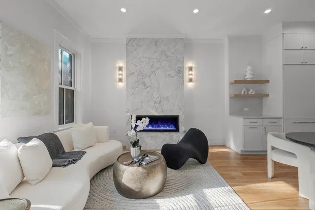 a view of entryway and hall