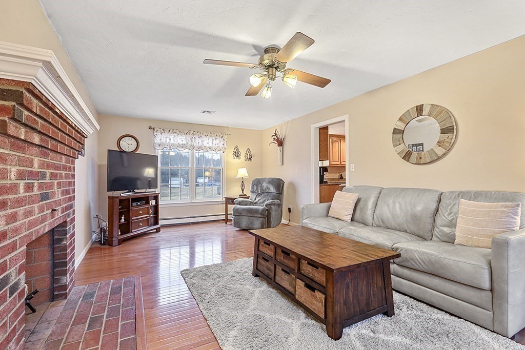 42 Deer Run Road Bellingham, MA 02019 - Photo 11 of 31 Gallery Image 11