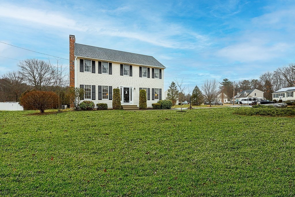 42 Deer Run Road Bellingham, MA 02019 - Photo 2 of 31 Gallery Image 2