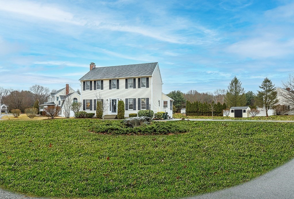 42 Deer Run Road Bellingham, MA 02019 - Photo 3 of 31 Gallery Image 3