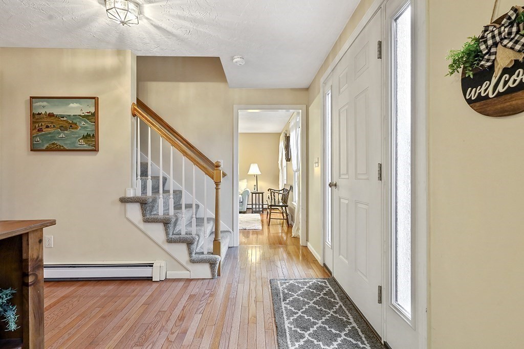 42 Deer Run Road Bellingham, MA 02019 - Photo 4 of 31 Gallery Image 4