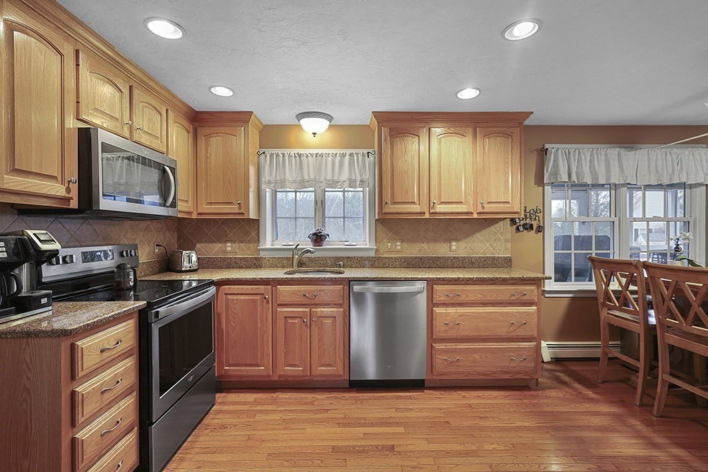42 Deer Run Road Bellingham, MA 02019 - Photo 6 of 31 Gallery Image 6