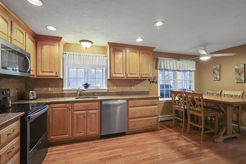 42 Deer Run Road Bellingham, MA 02019 - Photo 7 of 31 Gallery Image 7