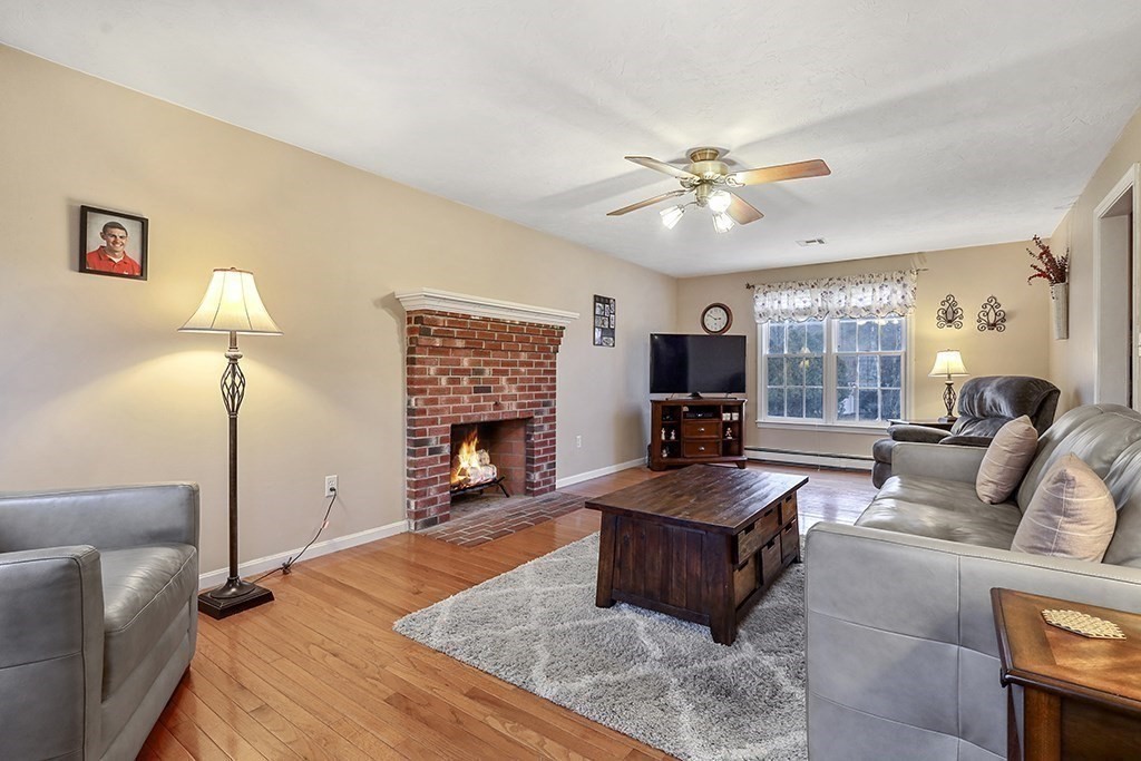 42 Deer Run Road Bellingham, MA 02019 - Photo 9 of 31 Gallery Image 9