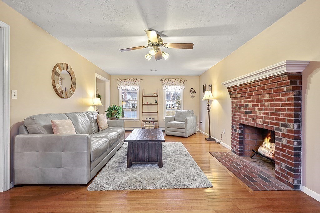 42 Deer Run Road Bellingham, MA 02019 - Photo 10 of 31 Gallery Image 10