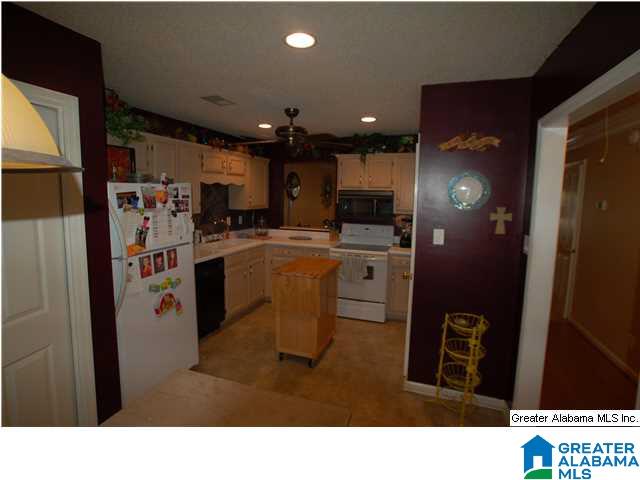 18 Cottage Circle Pelham, AL 35124 - Photo 3 of 6