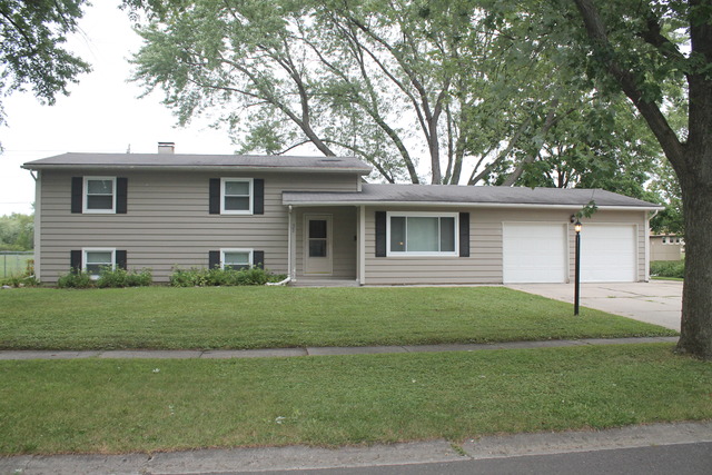 37 Woodridge Road Montgomery, IL 60538 - Photo 1 of 25