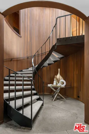 a view of entryway