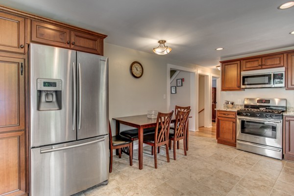 75 Hamilton Road Wrentham, MA 02093 - Photo 11 of 30