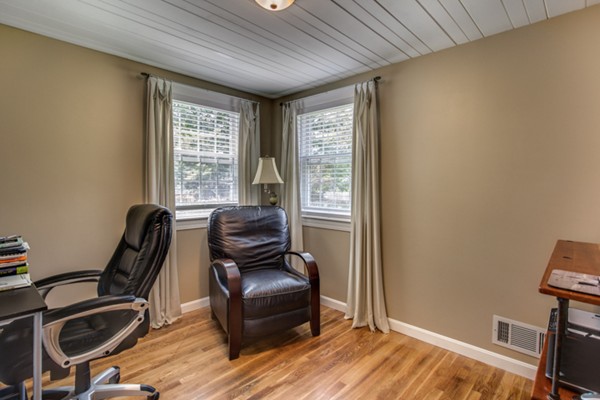 75 Hamilton Road Wrentham, MA 02093 - Photo 17 of 30