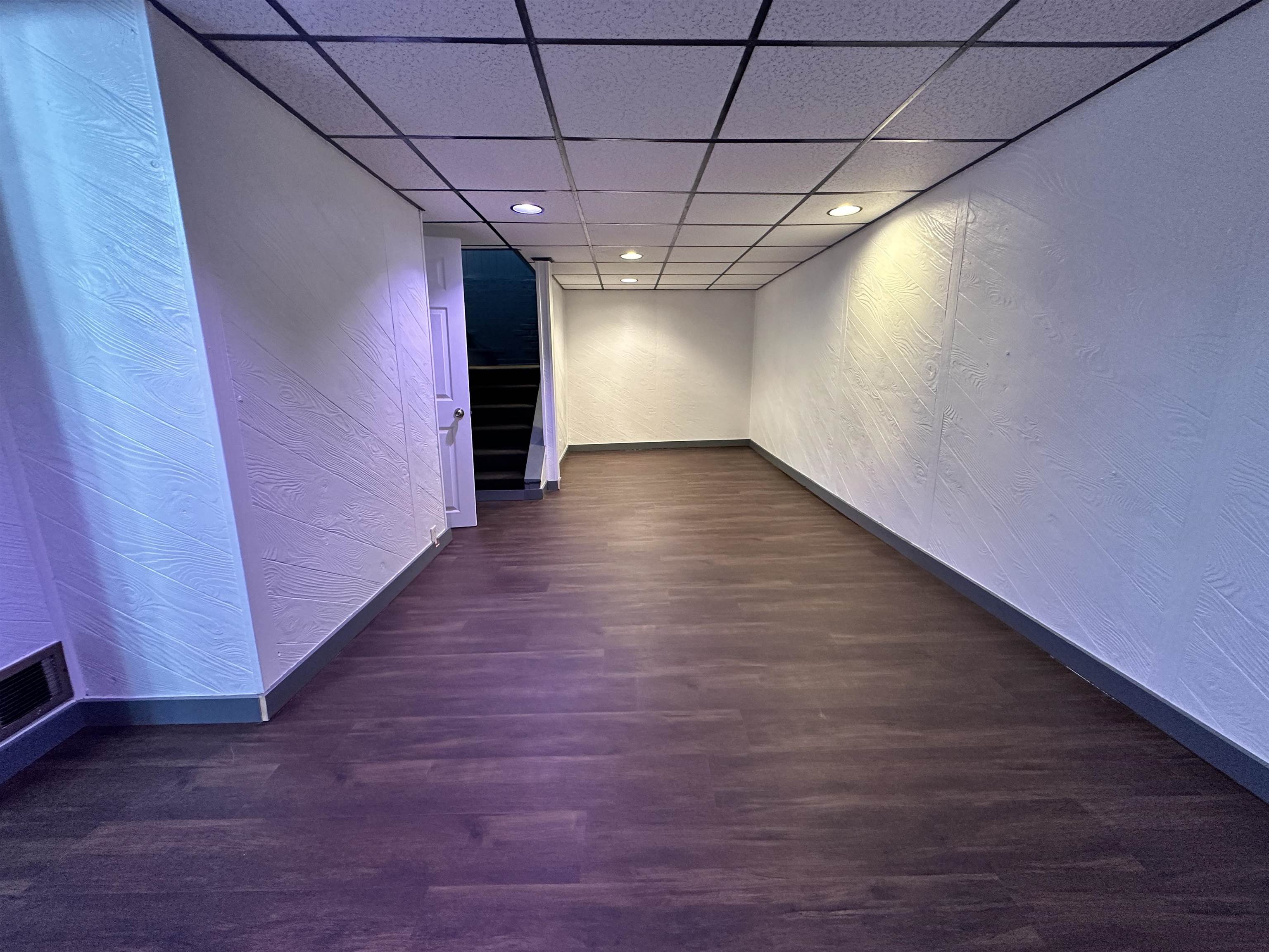 816 South Harlem Avenue Freeport, IL 61032 - Photo 20 of 33 a view of hallway with wooden floor