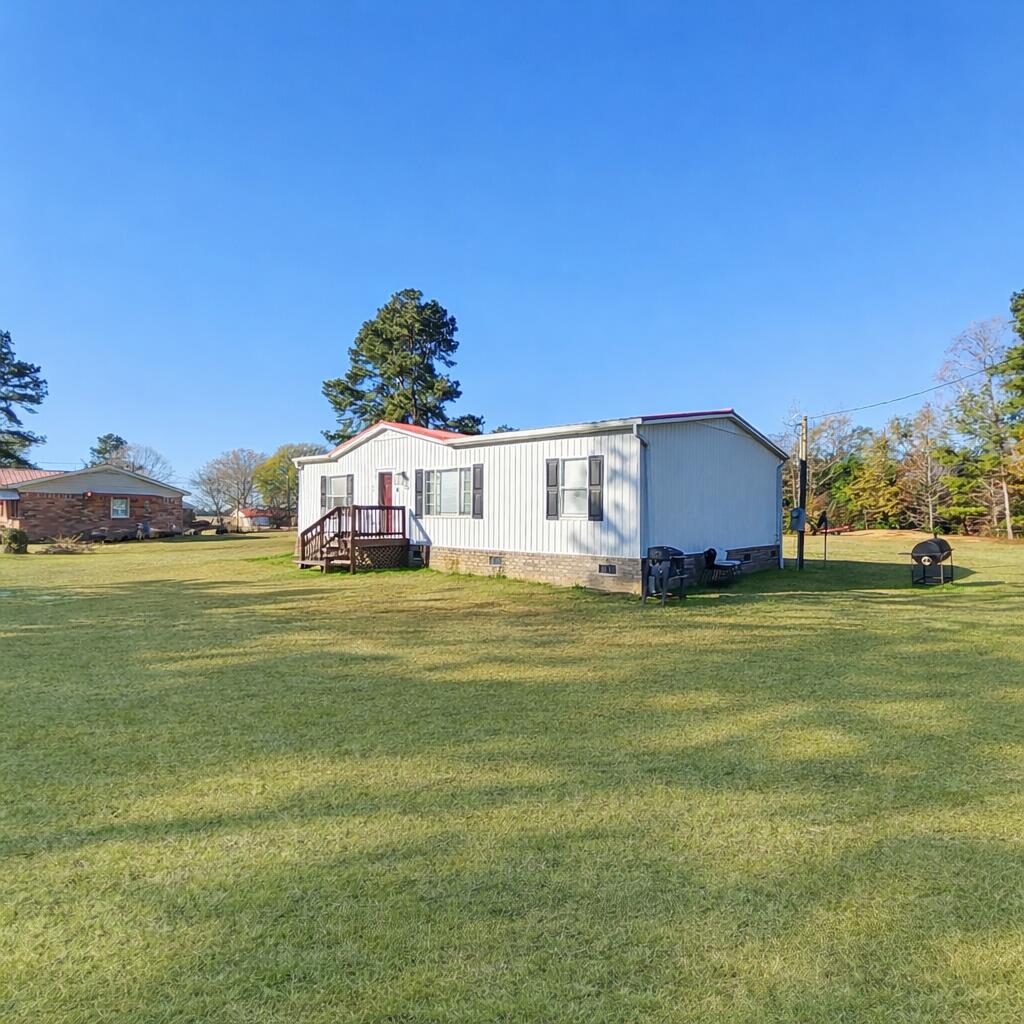 1105 Peacock Street Manning, SC 29102 - Photo 3 of 14