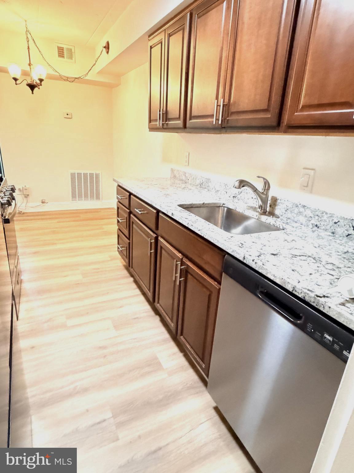 2316 Freetown Court, Unit 1B Reston, VA 20191 - Photo 4 of 36