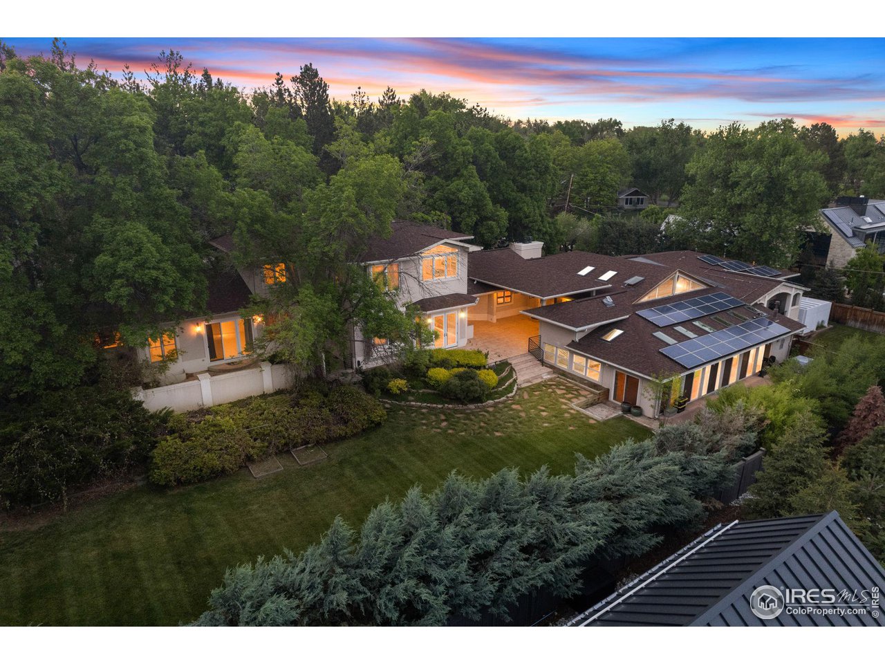 2210 Meadow Avenue Boulder, CO 80304 - Photo 40 of 40 a view of a city from a yard