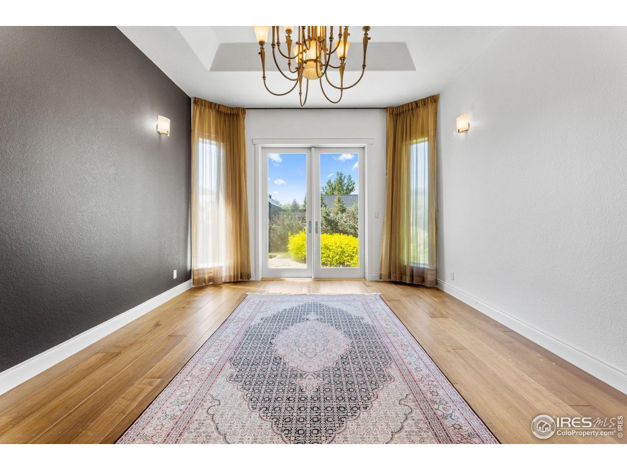 2210 Meadow Avenue Boulder, CO 80304 - Photo 9 of 40 a view of an entryway